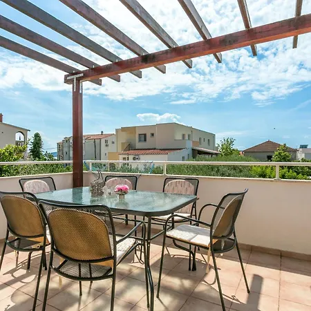 Apartment With A Parking Space Kastel Stafilic, - 20843 Kastela