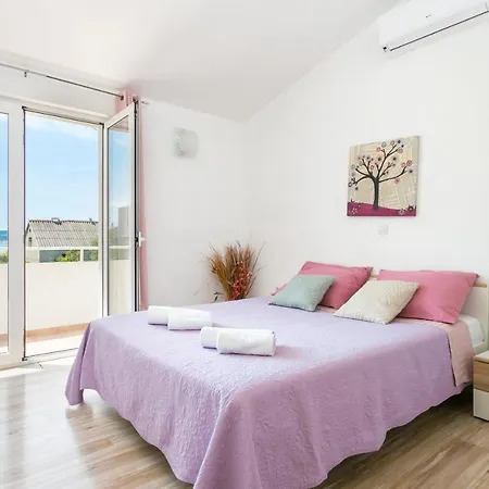 Apartment With A Parking Space Kastel Stafilic, - 20843 *