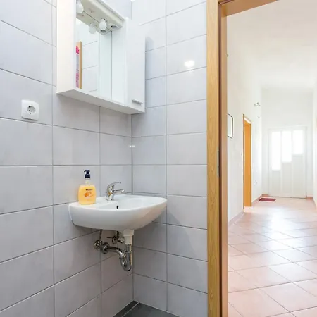 Apartment With A Parking Space Kastel Stafilic, - 20843 Kastela