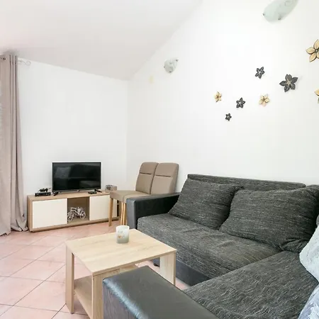 With A Parking Space Kastel Stafilic, - 20843 *